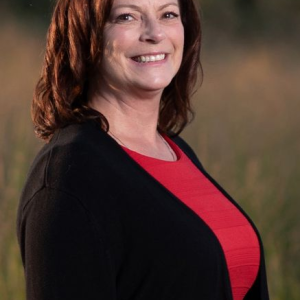 Happy Monday World! I would like to introduce myself... My name is Dawnyelle Holsinger & I am the Team Leader at Keller Williams Advantage Realty. One of the many things that I do at KW is head our Social Media. I started to go outside the box of t photo