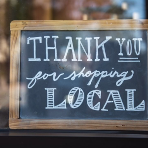 We want to uplift the small businesses in our community!⁣
⁣ photo