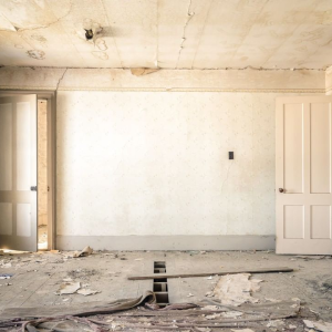 We get it. You've got major Joanna Gaines dreams for that fixer upper you have had your eye on. But there are some things to consider before you put in an offer and start tearing down walls.⁣
⁣
Here are a few: 1️⃣ Decide what you can DIY, 2️⃣ Price the co photo